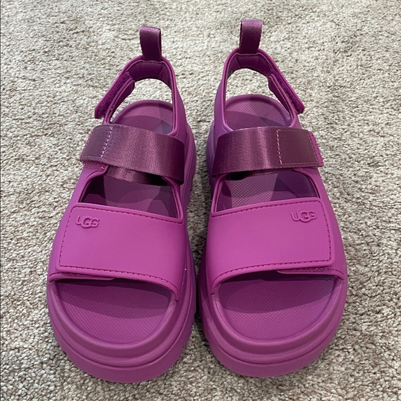 Ugg - Picture 2 of 6